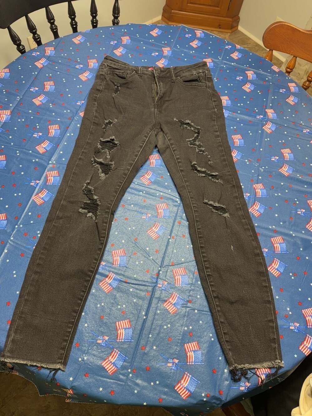 American Eagle Jeans Women's Black Next Level Stretch Distressed Jegging!
